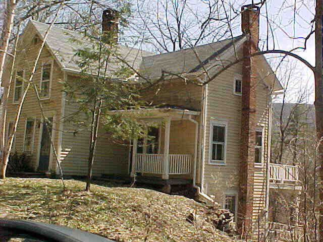 Building photograph for 393 LIME ROCK ROAD